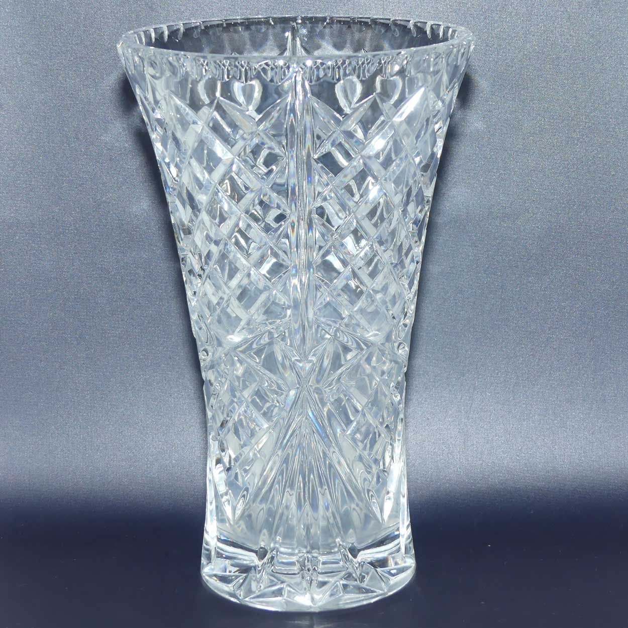 Fine quality Diamond Cut large Crystal vase | 24.5cm tall