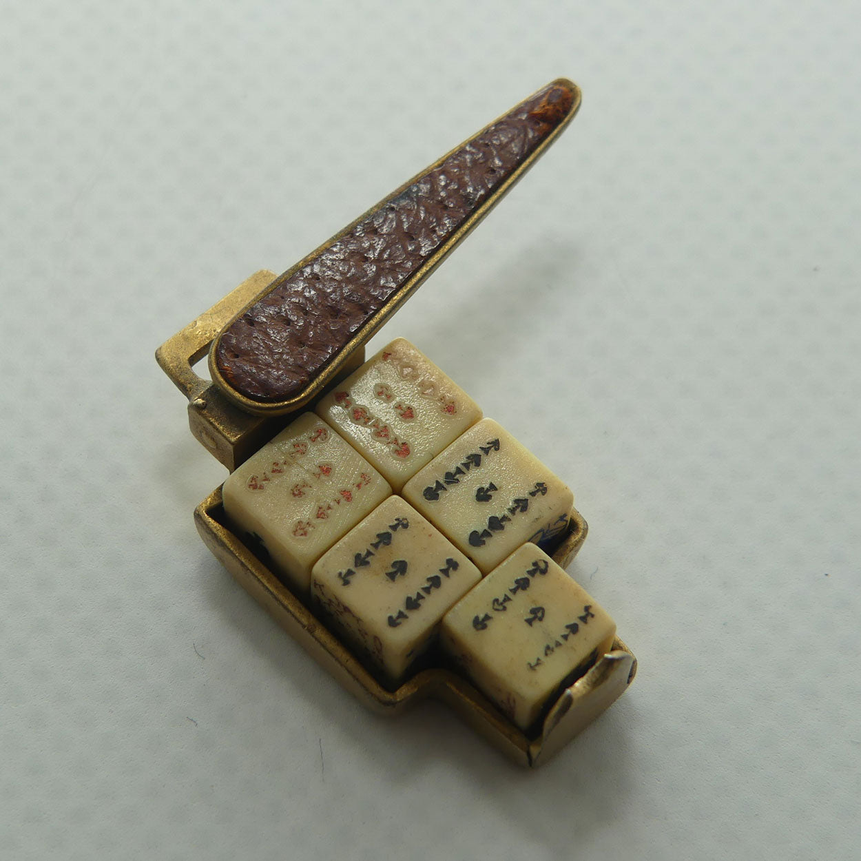 Miniature Chinese set of 5 Dice in Holder | Da Hua Tou or Liars Dice