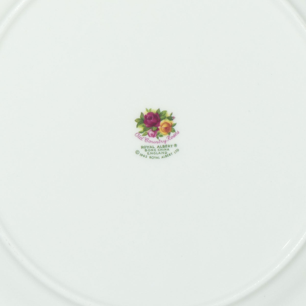 Royal Albert Bone China England Old Country Roses dinner plates | set of 6 | 26.5cm diam | © 1962 Royal Albert Ltd backstamp | #2
