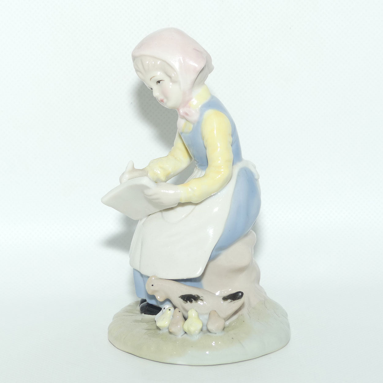 Porcelain Duncan Royale Farm Girl figure | 15cm tall
