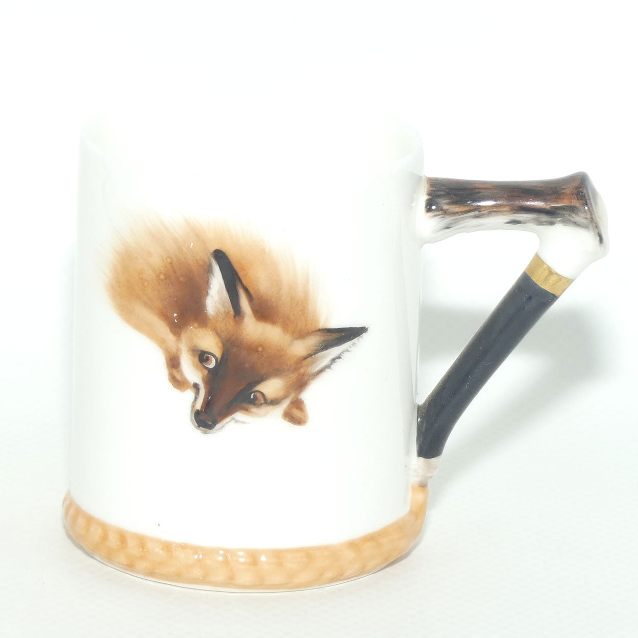 Royal Doulton Reynard the Fox coffee cup and saucer H4927 | Fox Lying