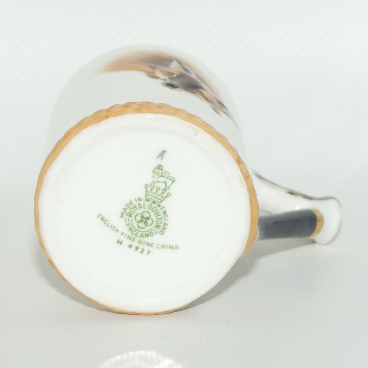 Royal Doulton Reynard the Fox coffee cup and saucer H4927 | Fox Lying