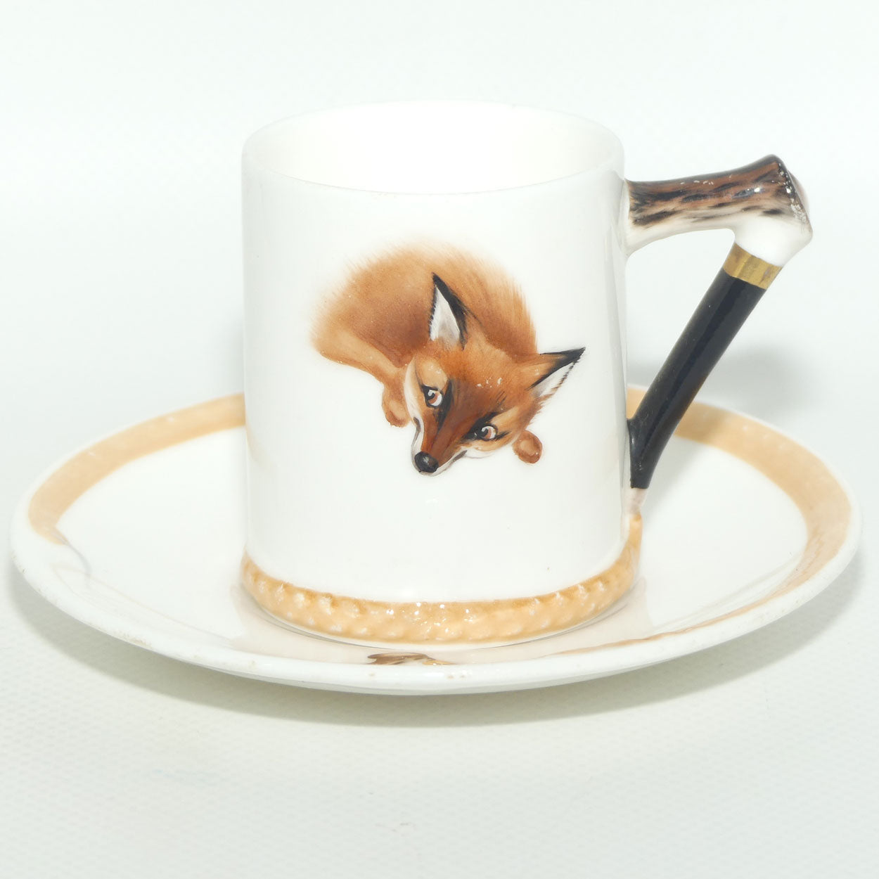 Royal Doulton Reynard the Fox coffee cup and saucer H4927 | Fox Lying | Handpainted H4927