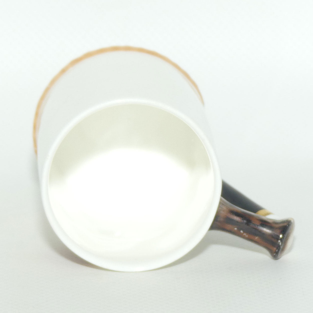 Royal Doulton Reynard the Fox coffee cup and saucer H4927 | Fox Lying | Handpainted H4927