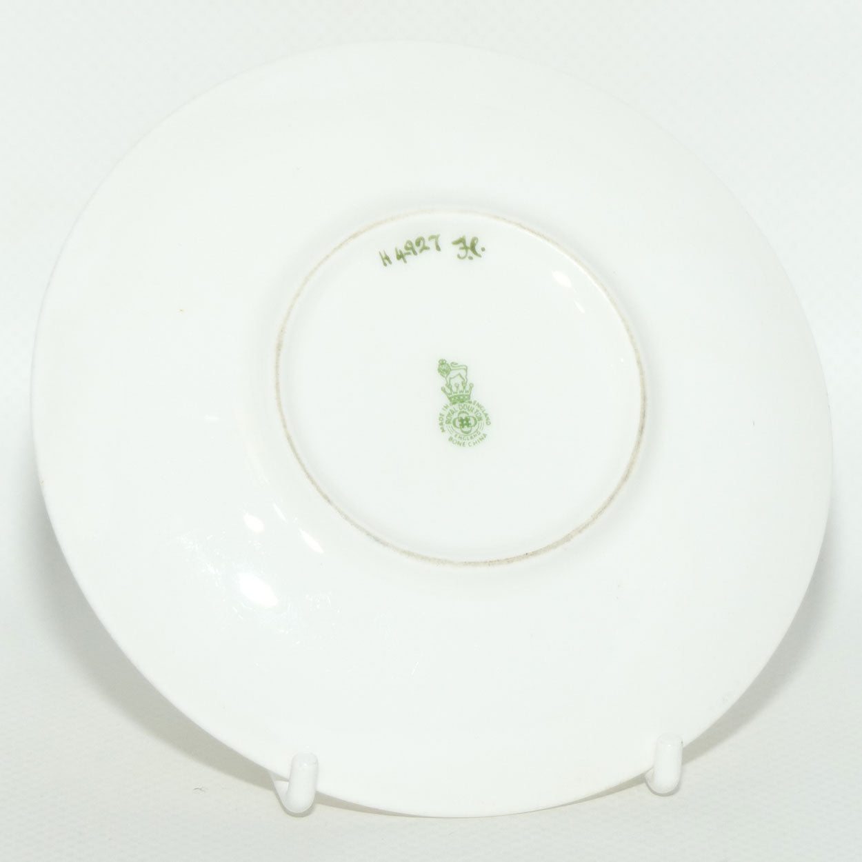 Royal Doulton Reynard the Fox coffee cup and saucer H4927 | Fox Lying | Handpainted H4927