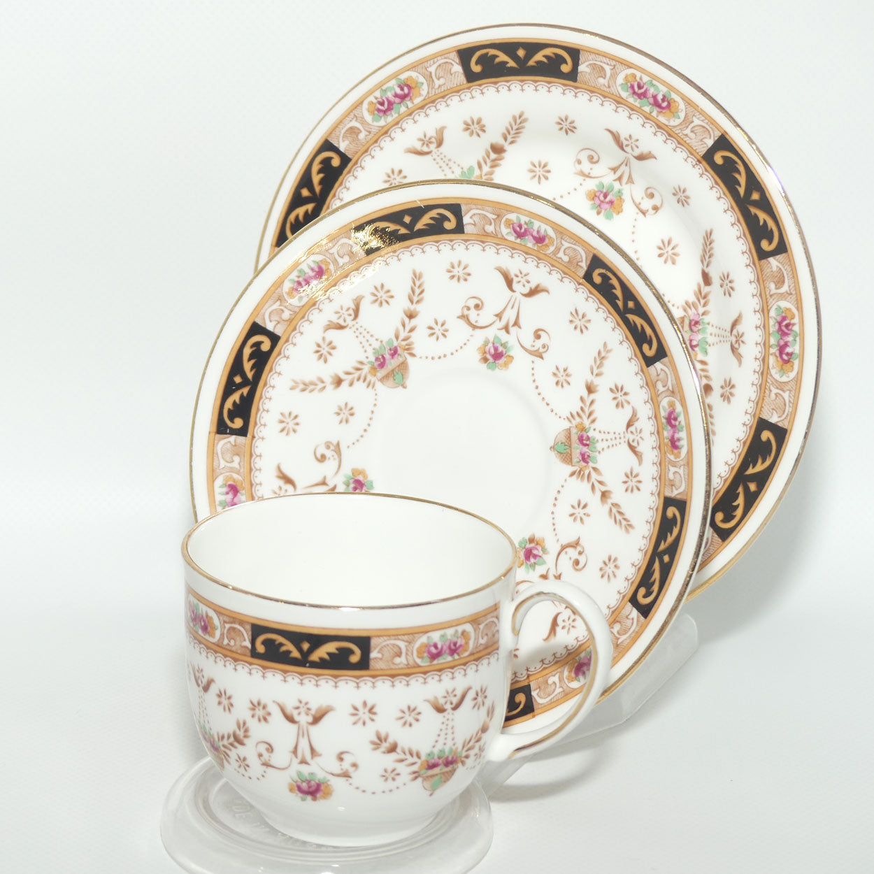 Elizabethan Bone China Old England pattern trio