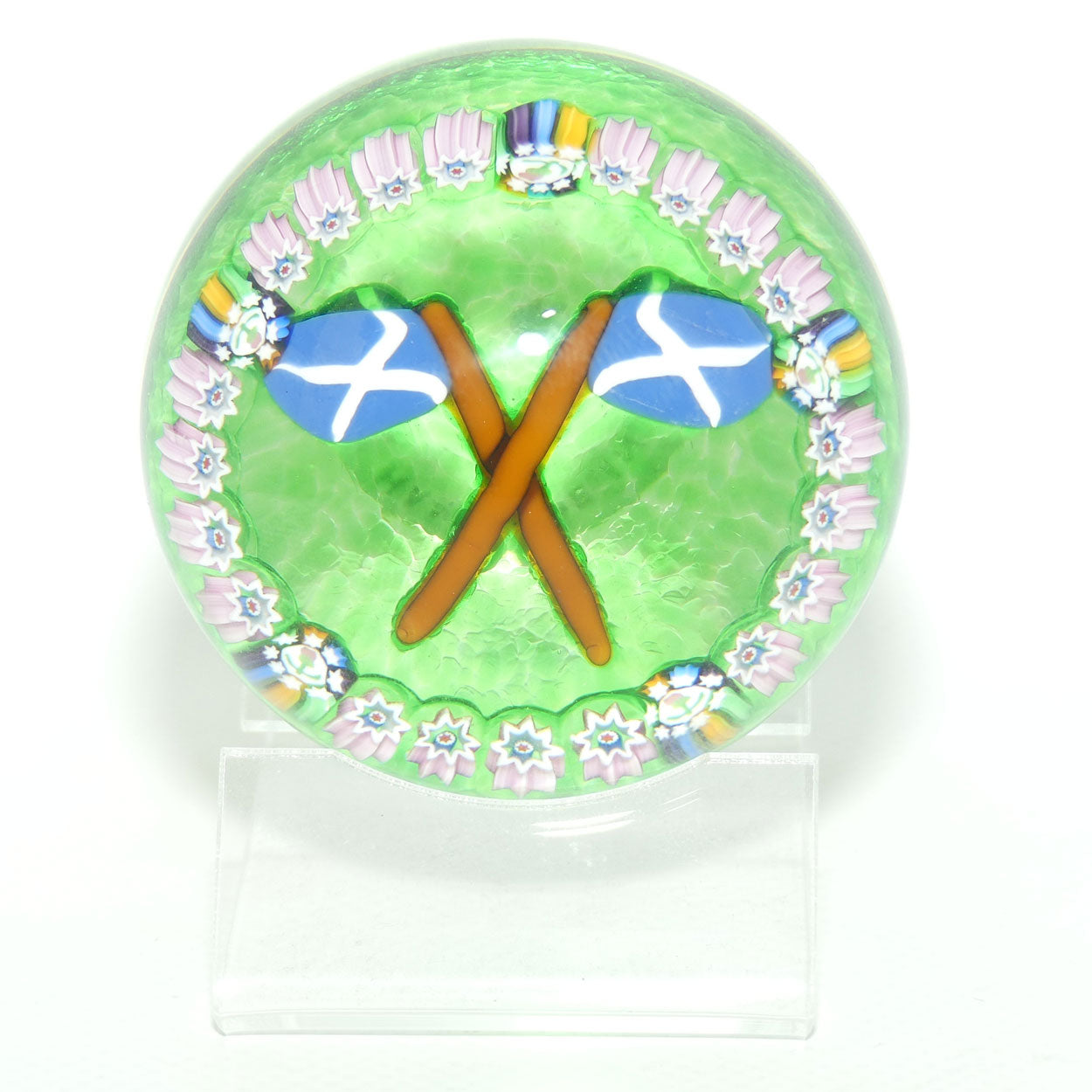 John Deacons Scotland the Brave medium paperweight | Emerald