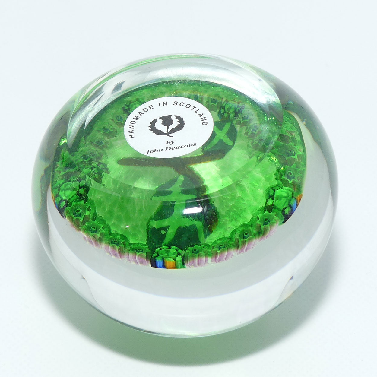 John Deacons Scotland the Brave medium paperweight | Emerald