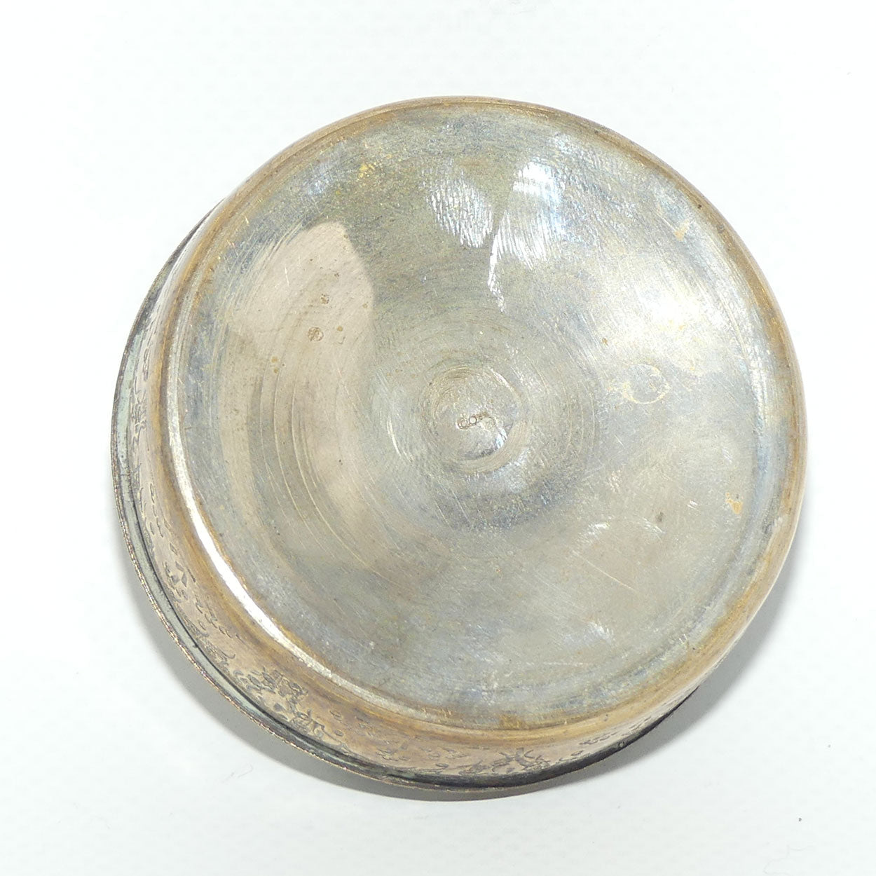 Oriental or Persian Round Snuff Box | Scene painted on Mother of Pearl