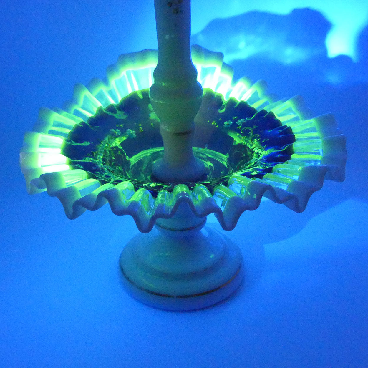 Victorian era Milk and Mulberry Glass, Hand enamelled single trumpet epergne with Uranium Glass trim