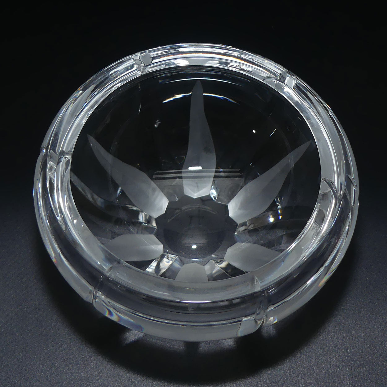 Fine quality Heavy Facetted Crystal bowl | Floral