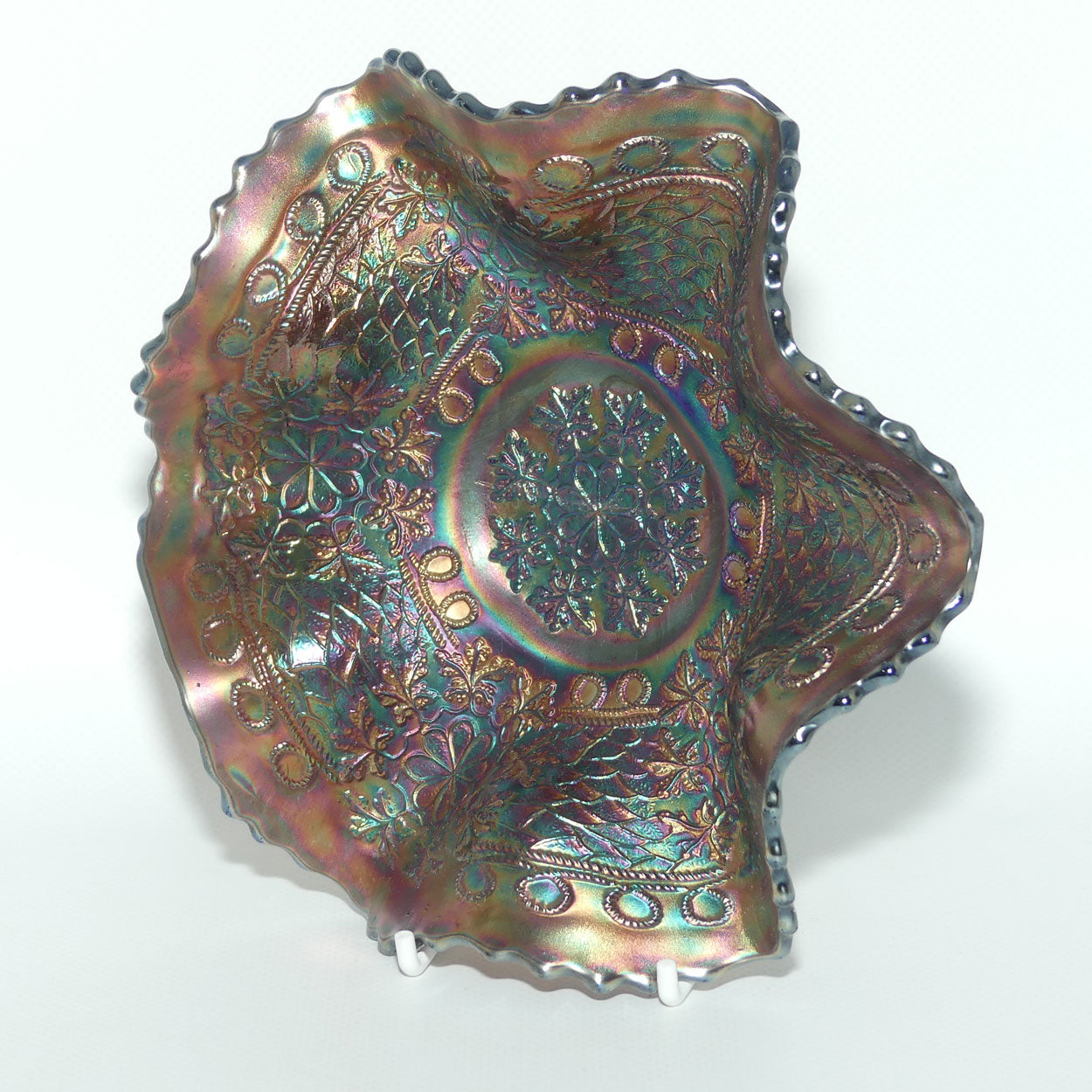 Fenton Carnival Glass bowl | Leaf Chain pattern | Amethyst on Blue colour