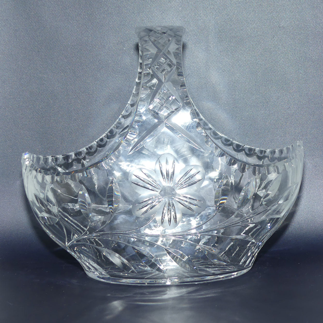 Traditional Floral design well facetted Crystal basket | 24cm tall