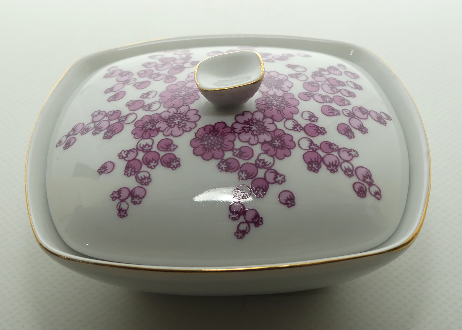 Vintage Hollohaza Hungary Floral trinket box