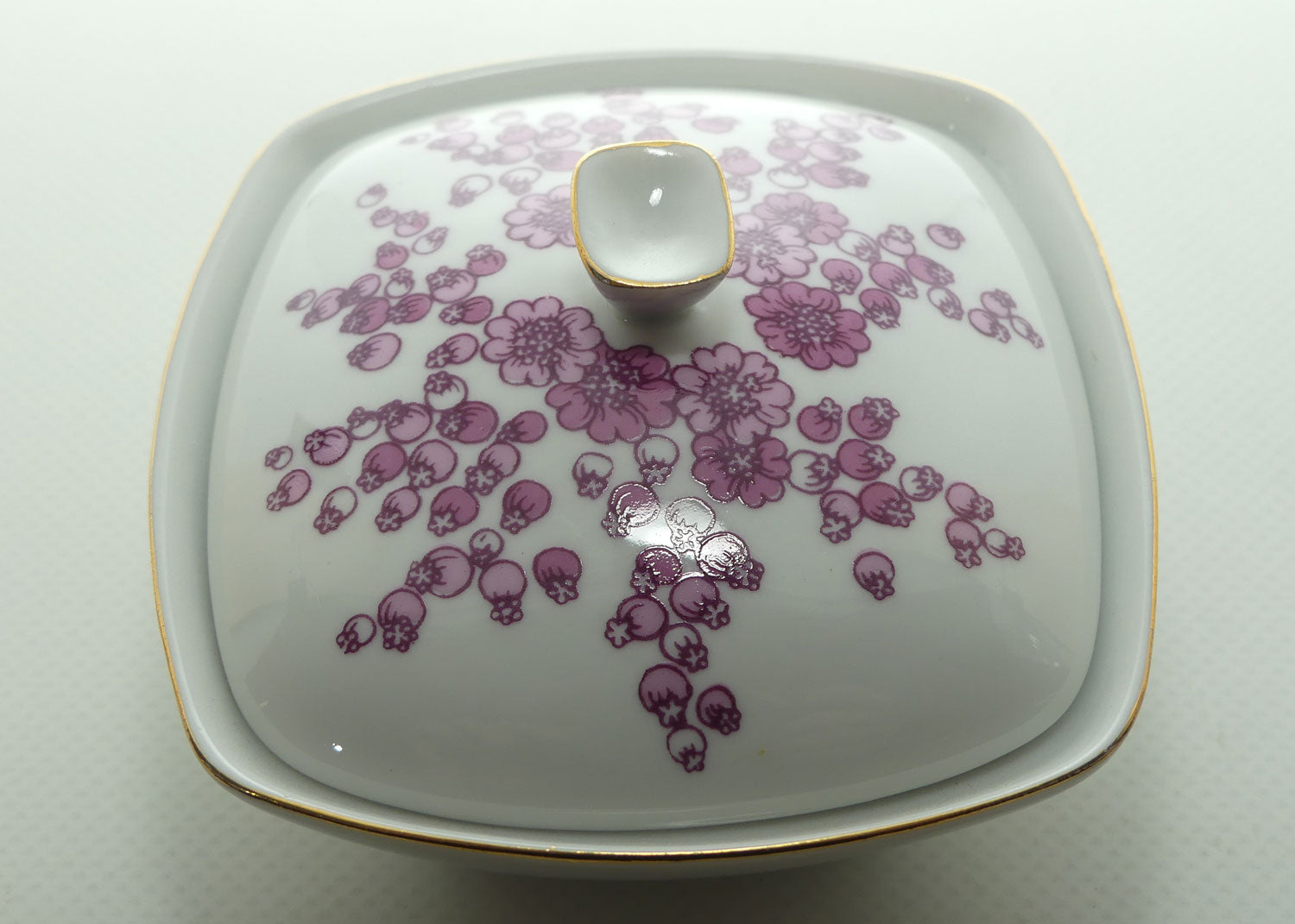 Vintage Hollohaza Hungary Floral trinket box