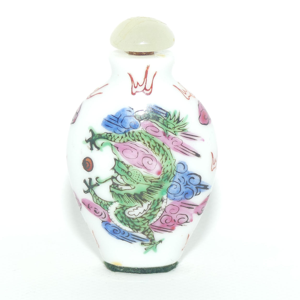 Chinese snuff bottle with greenstone stopper | Dragon motif