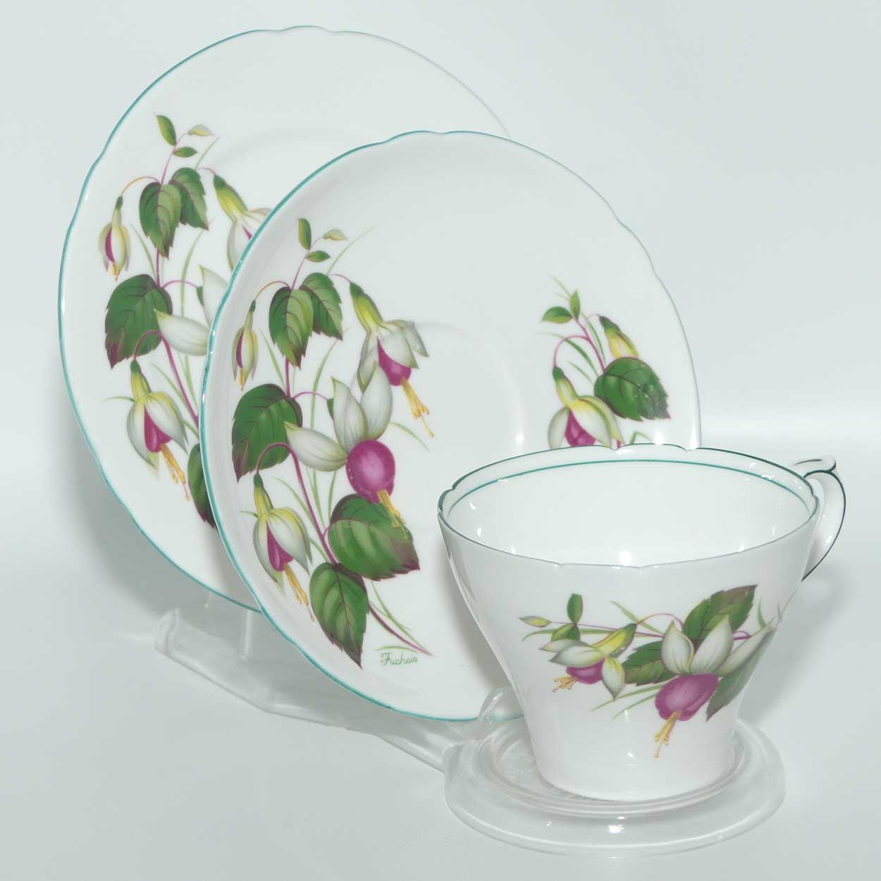 Shelley New Cambridge shape Fuschia trio | I2395