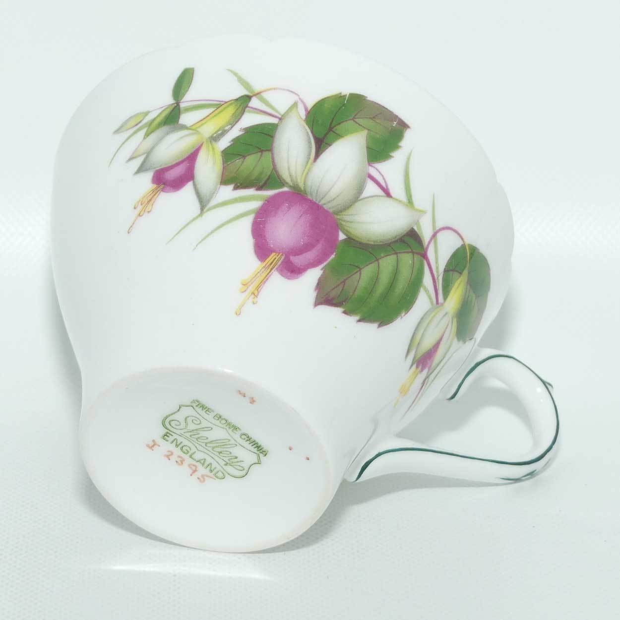 Shelley New Cambridge shape Fuschia trio | I2395