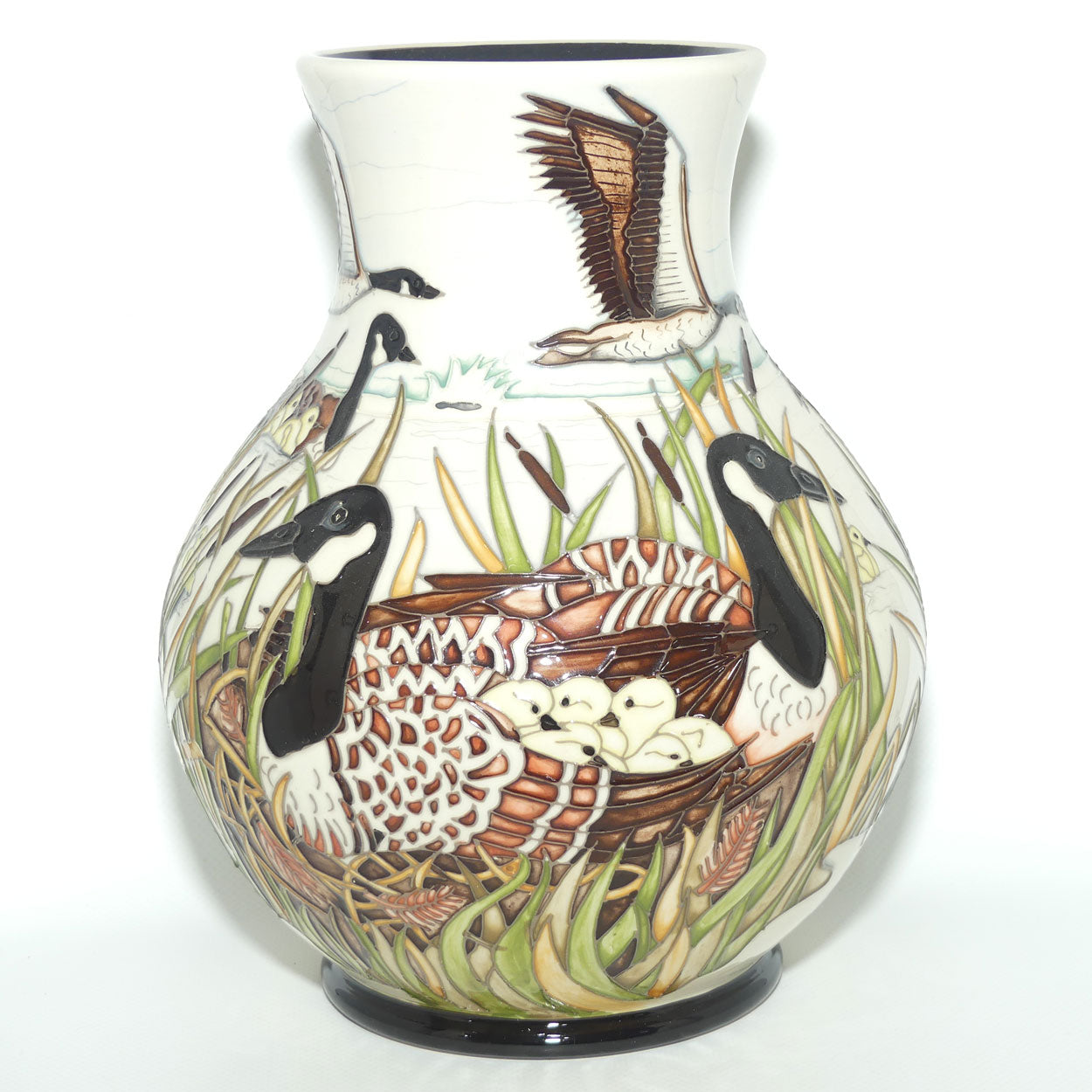 Moorcroft The Gathering 869/9 vase | LE 21/50 | No Box
