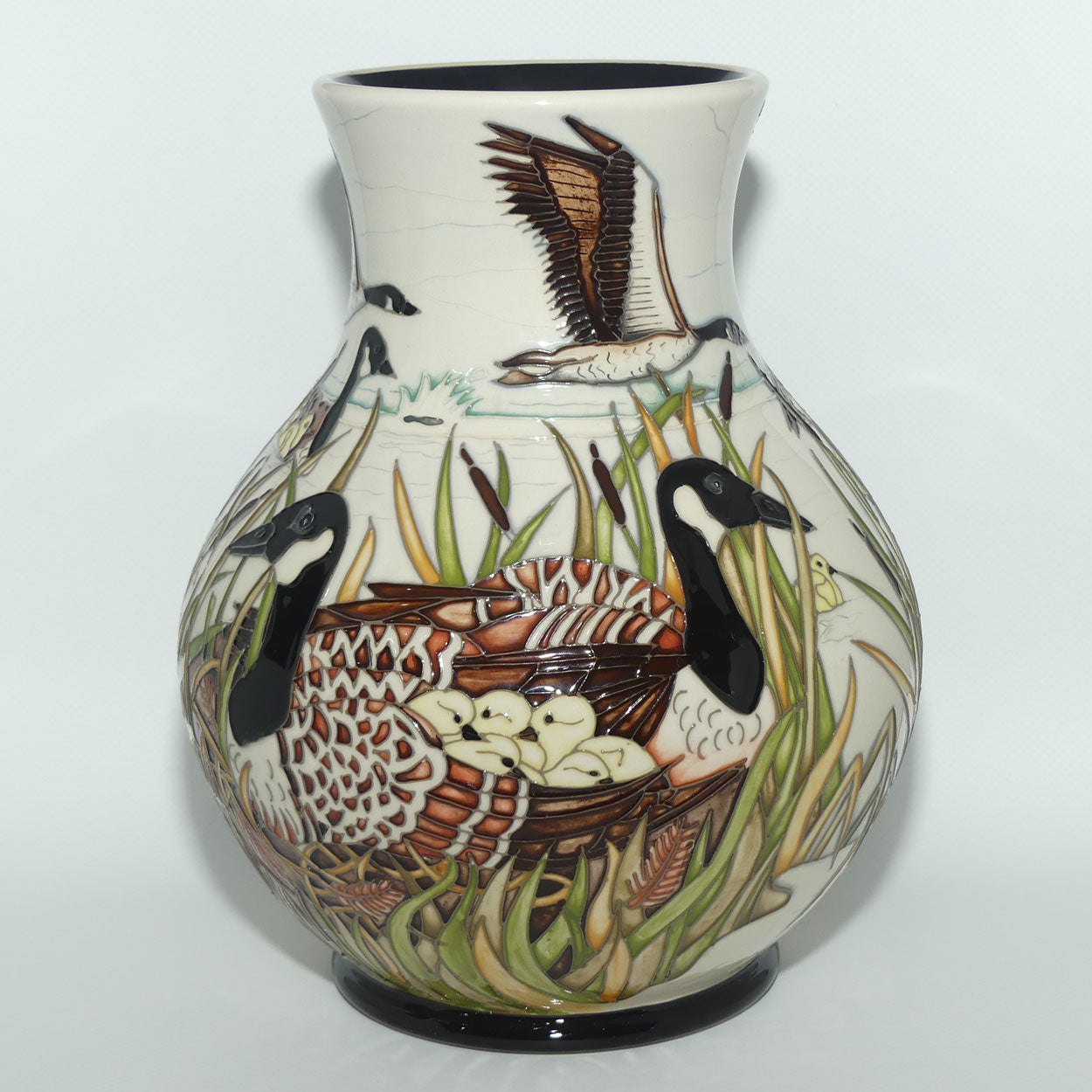Moorcroft The Gathering 869/9 vase | LE 21/50 | Helen Dale