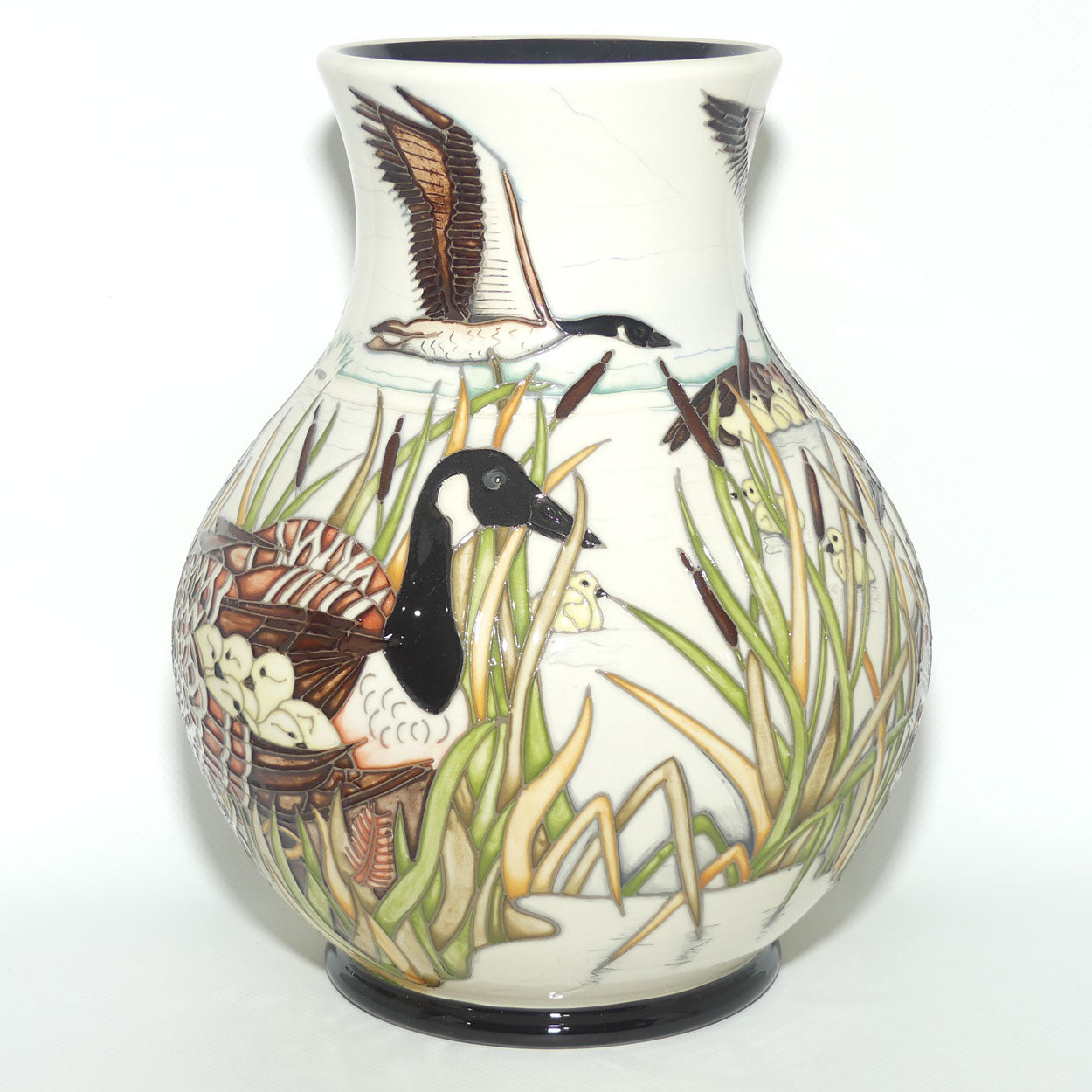 Moorcroft The Gathering 869/9 vase | LE 21/50 | No Box