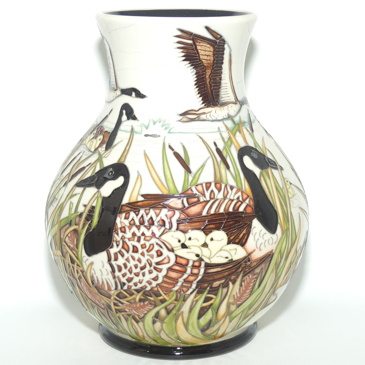 Moorcroft The Gathering 869/9 vase | LE 21/50 | No Box
