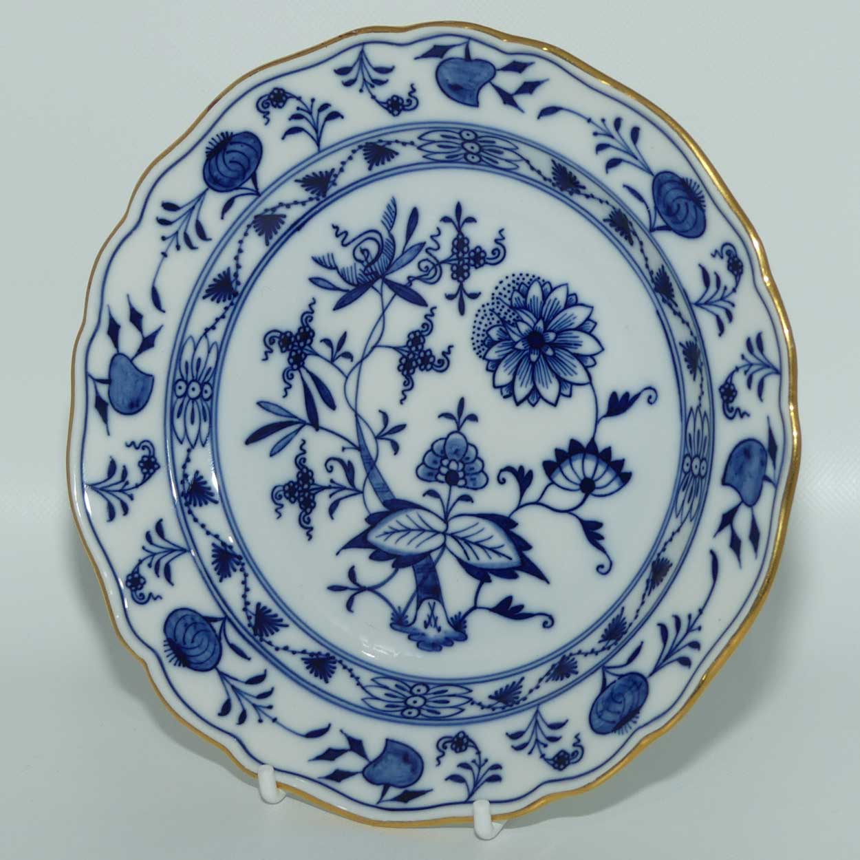 Meissen Blue Onion | Zwiebelmuster Blue Onion plate | Gilt Edge | 17cms diam