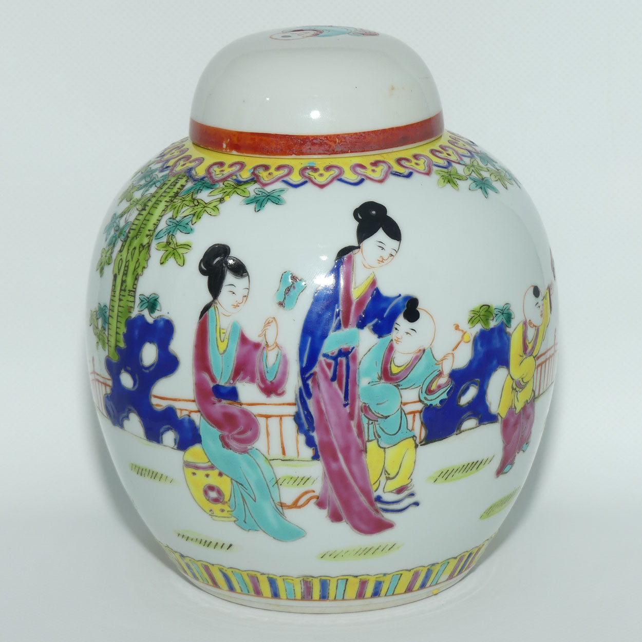 Early to Mid 20th Century Chinese motif Ginger Jar | large