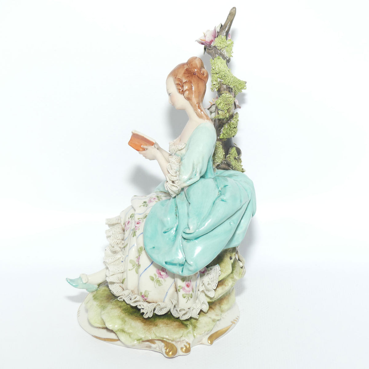 Capodimonte figure | signed D Bellaire | Lady Reading Book