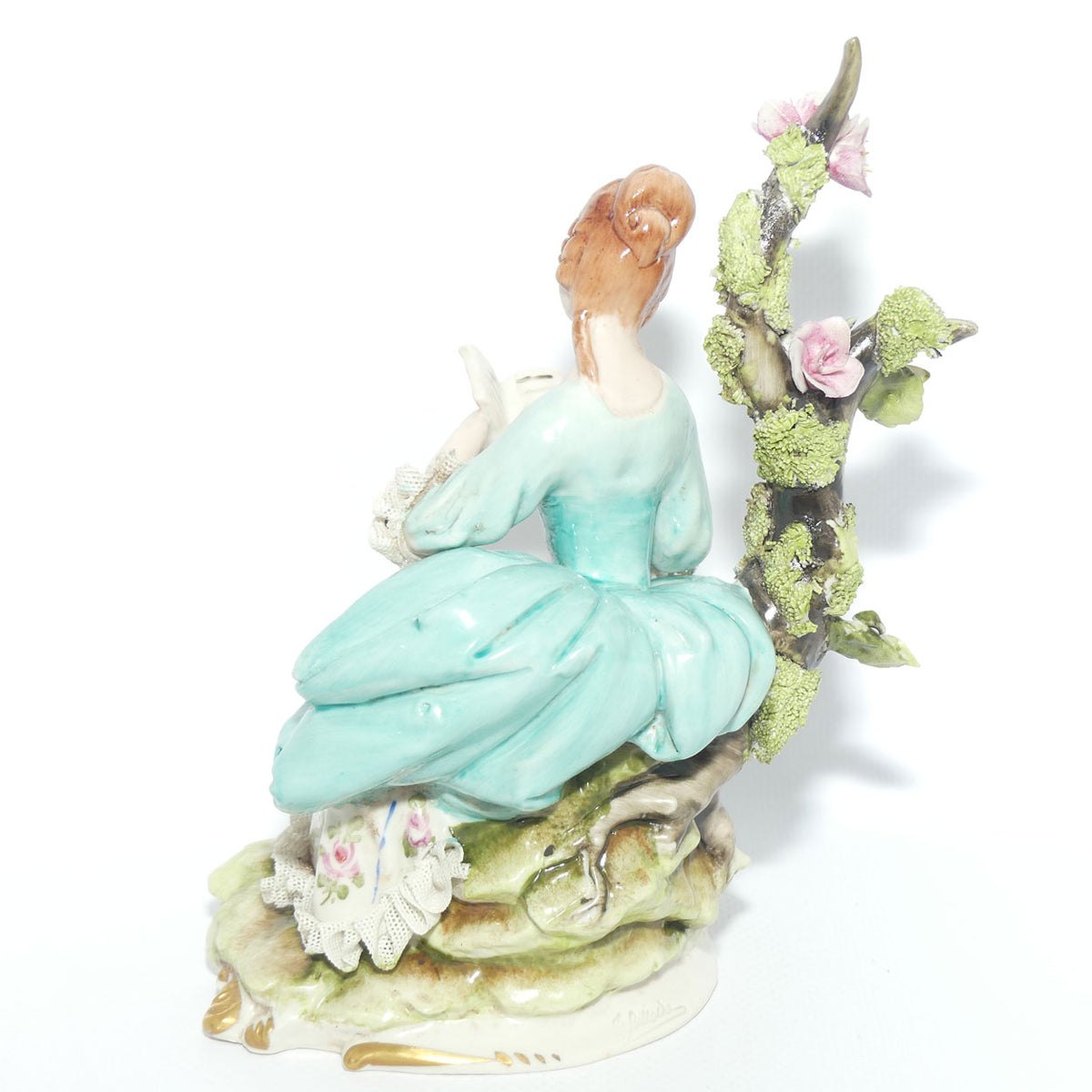 Capodimonte figure | signed D Bellaire | Lady Reading Book