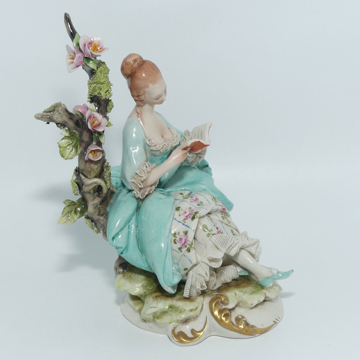 Capodimonte figure | signed D Bellaire | Lady Reading Book