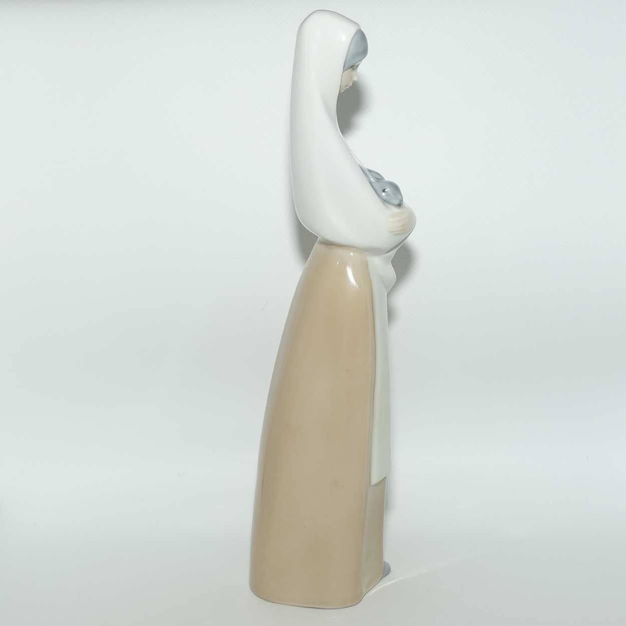 Nao by Lladro figure Girl with Rabbit | #2 | #0003