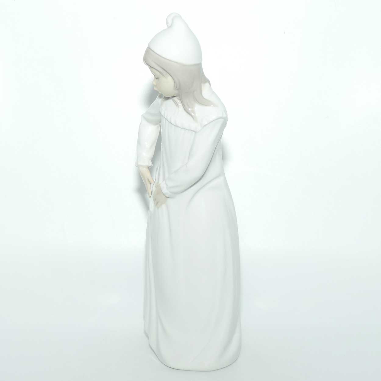 Nao by Lladro figure Girl in Night Dress | #1