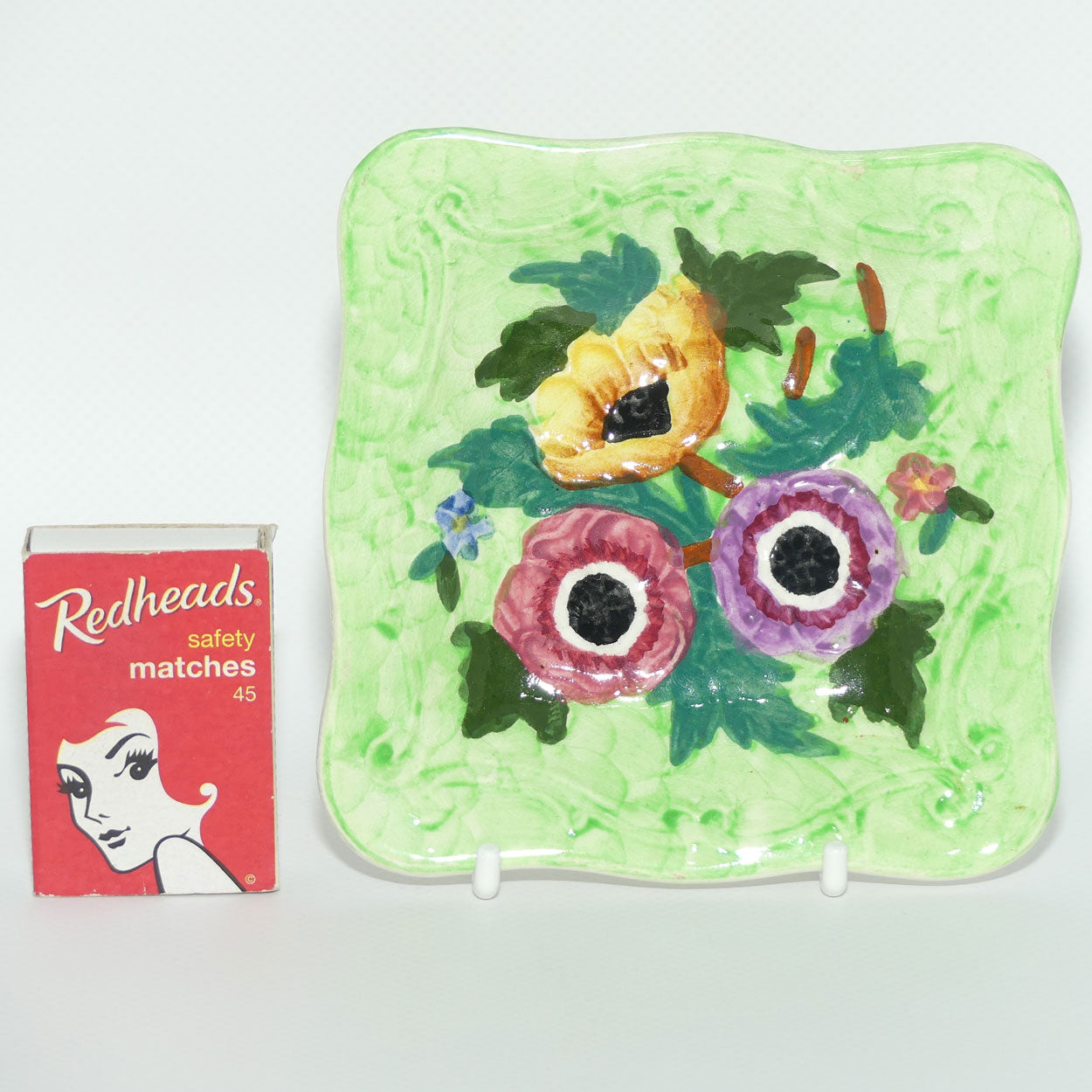 Maling Anemone on Green square dish | Pattern 6533