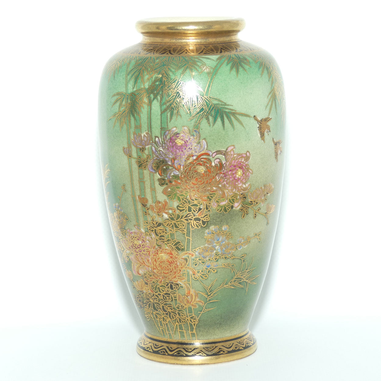 Satsuma vase depicting Bamboo and Chrysanthemum Flowers | Green ground | late Meiji | Taisho period