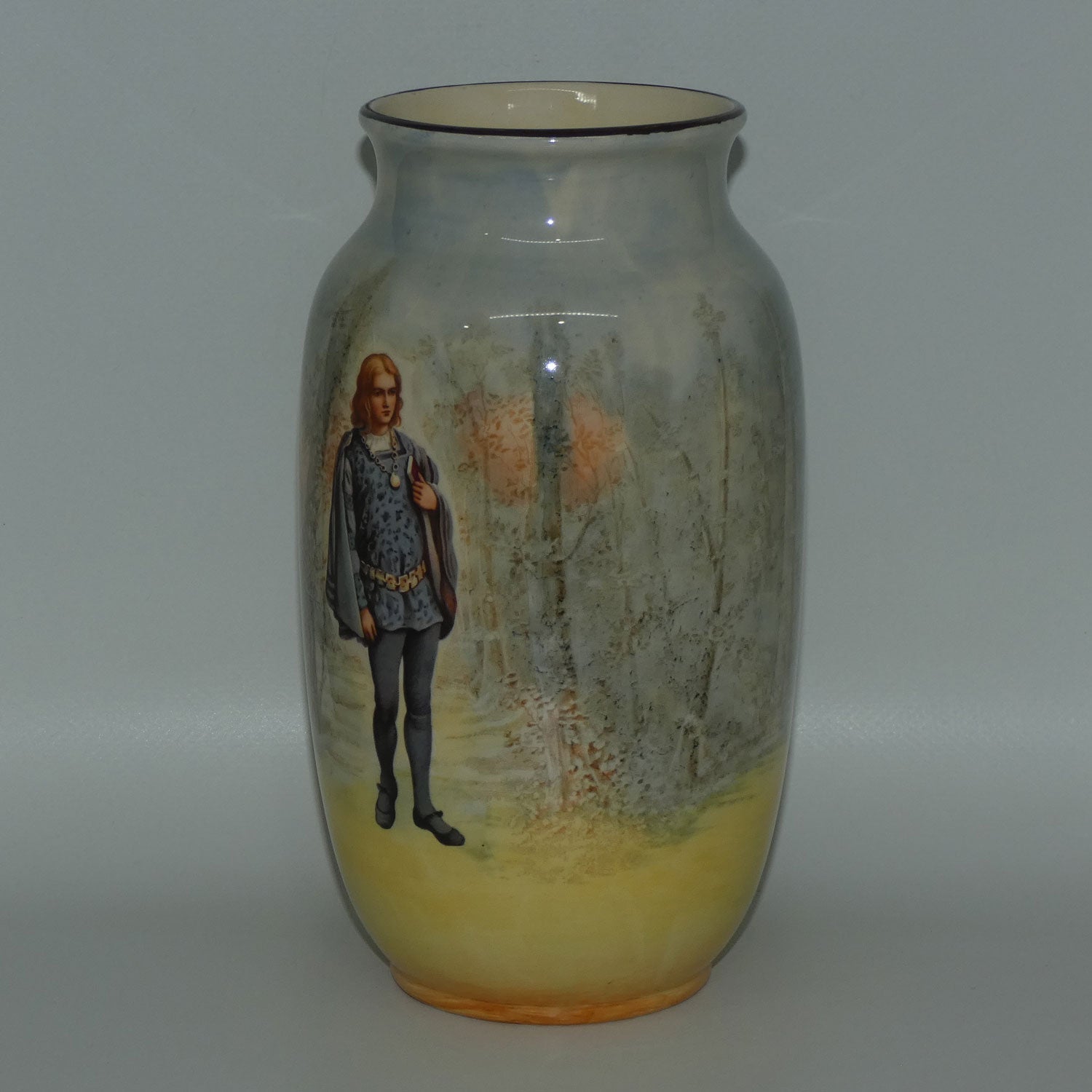 royal-doulton-shakespearean-hamlet-vase-d3596