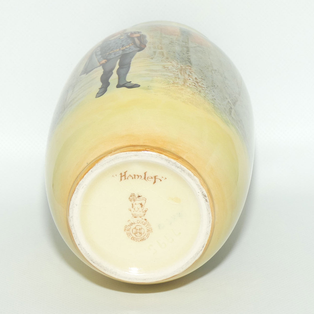 Royal Doulton Shakespearean Hamlet vase D3596