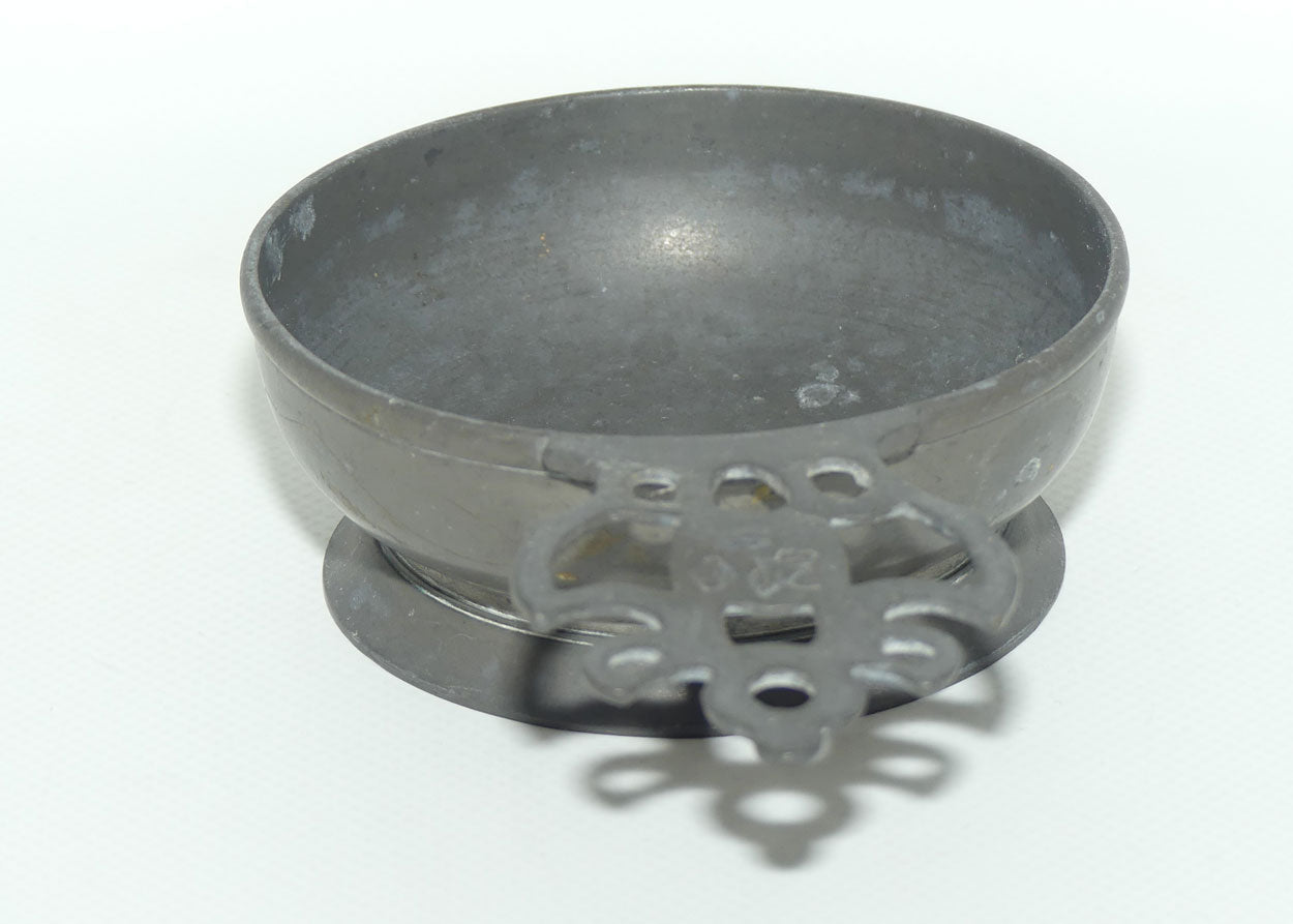 French late 18th to early 19th Century Pewter handled Porringer