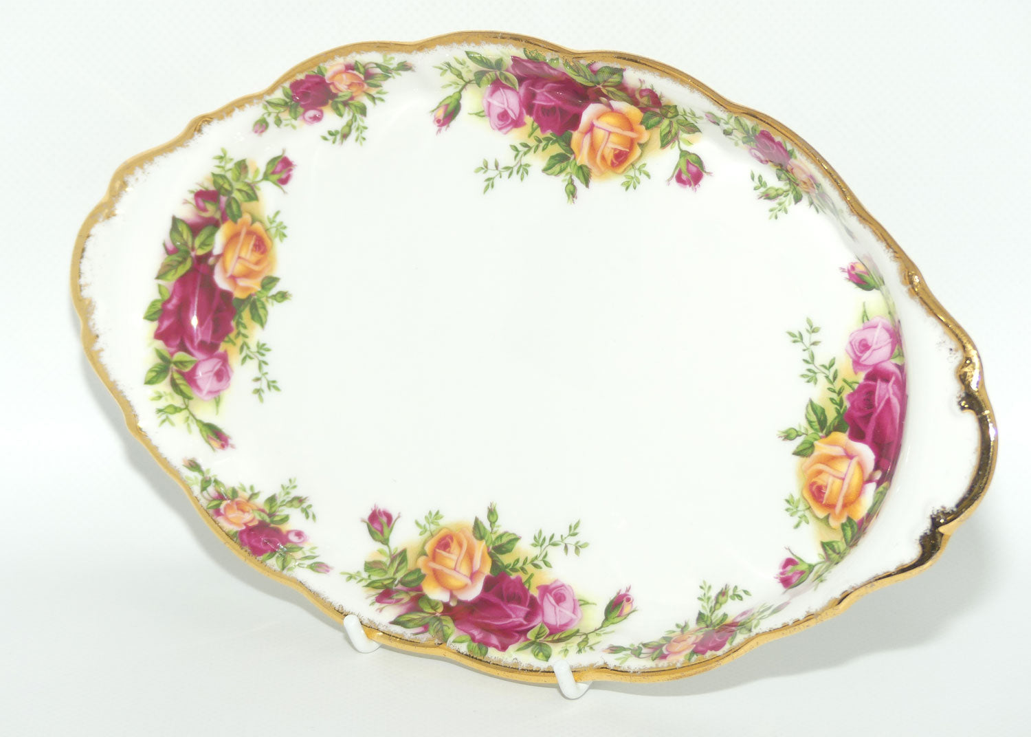 Royal Albert Bone China England Old Country Roses Oval Tray | 15cm | © 1962 Royal Albert Ltd backstamp | #1