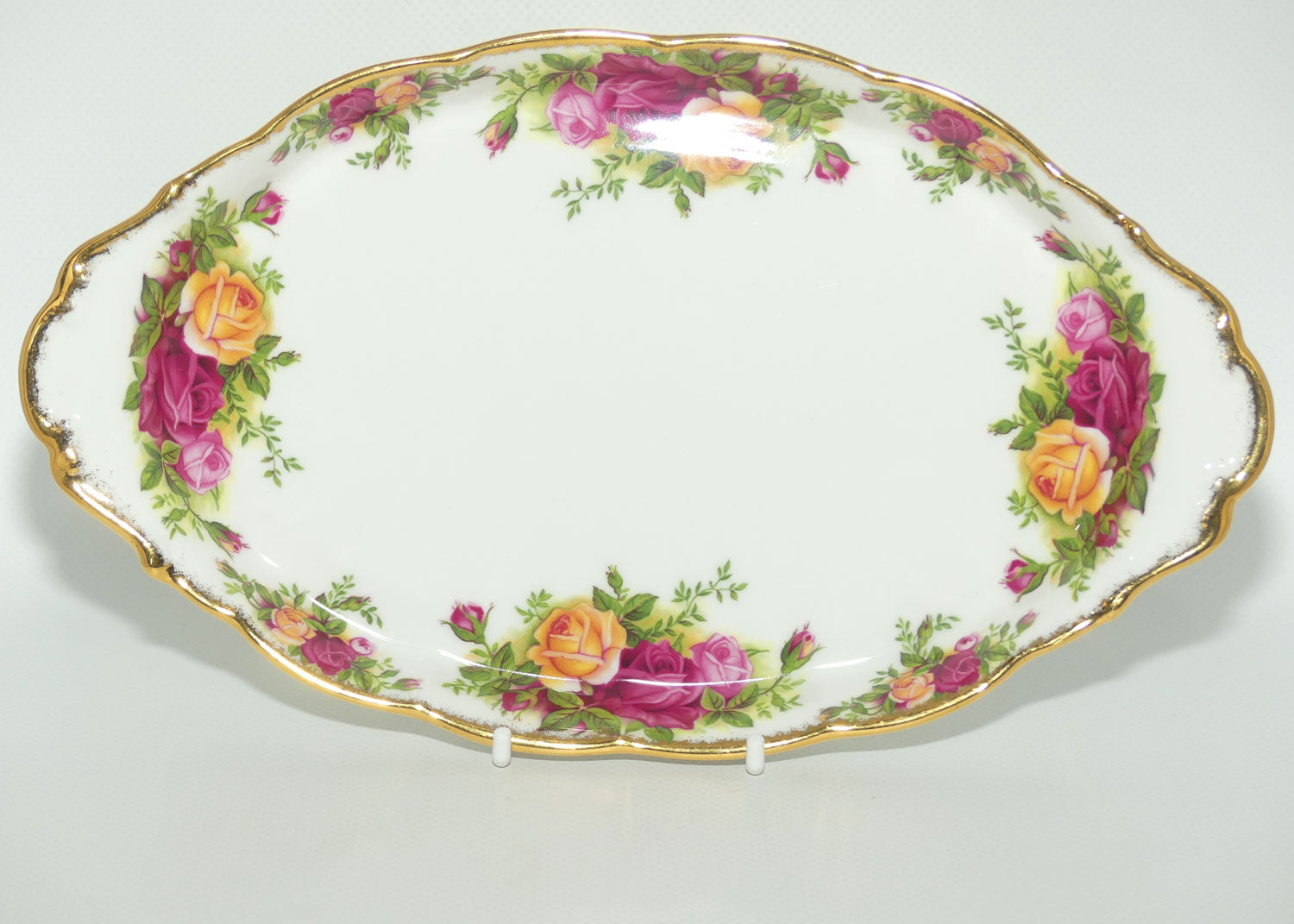 Royal Albert Bone China England Old Country Roses Oval Tray | 25cm | © 1962 Royal Albert Ltd backstamp | #2
