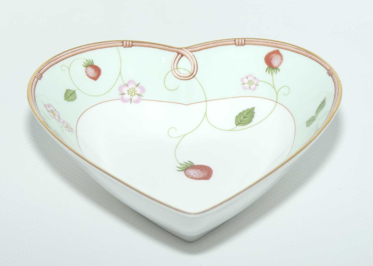 Wedgwood Bone China Wild Strawberry heart shape trinket bowl
