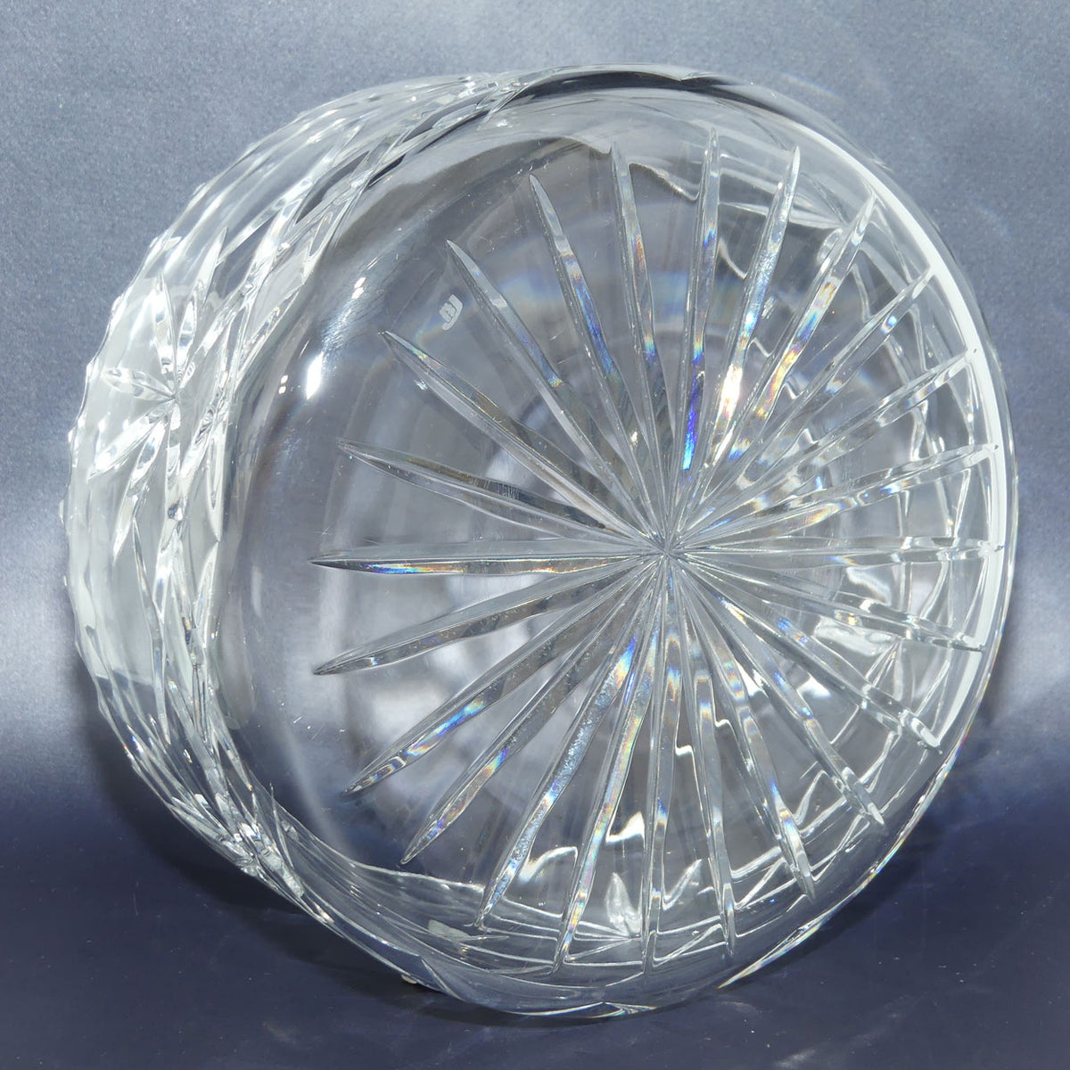 Round Crystal bowl | Heavy Facets with Facetted Rim | Star Facet to Base | 20cm diam