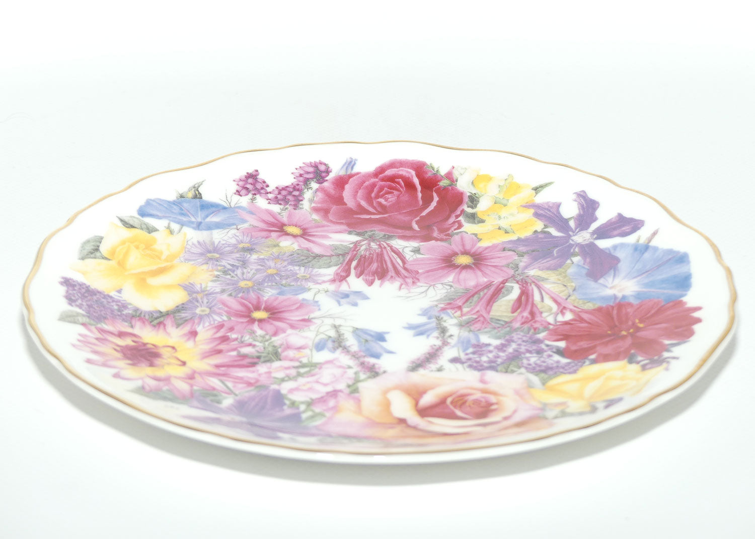 Royal Albert England | A Bouquet for the Queen Mother plate #7 | Highland Bouquet