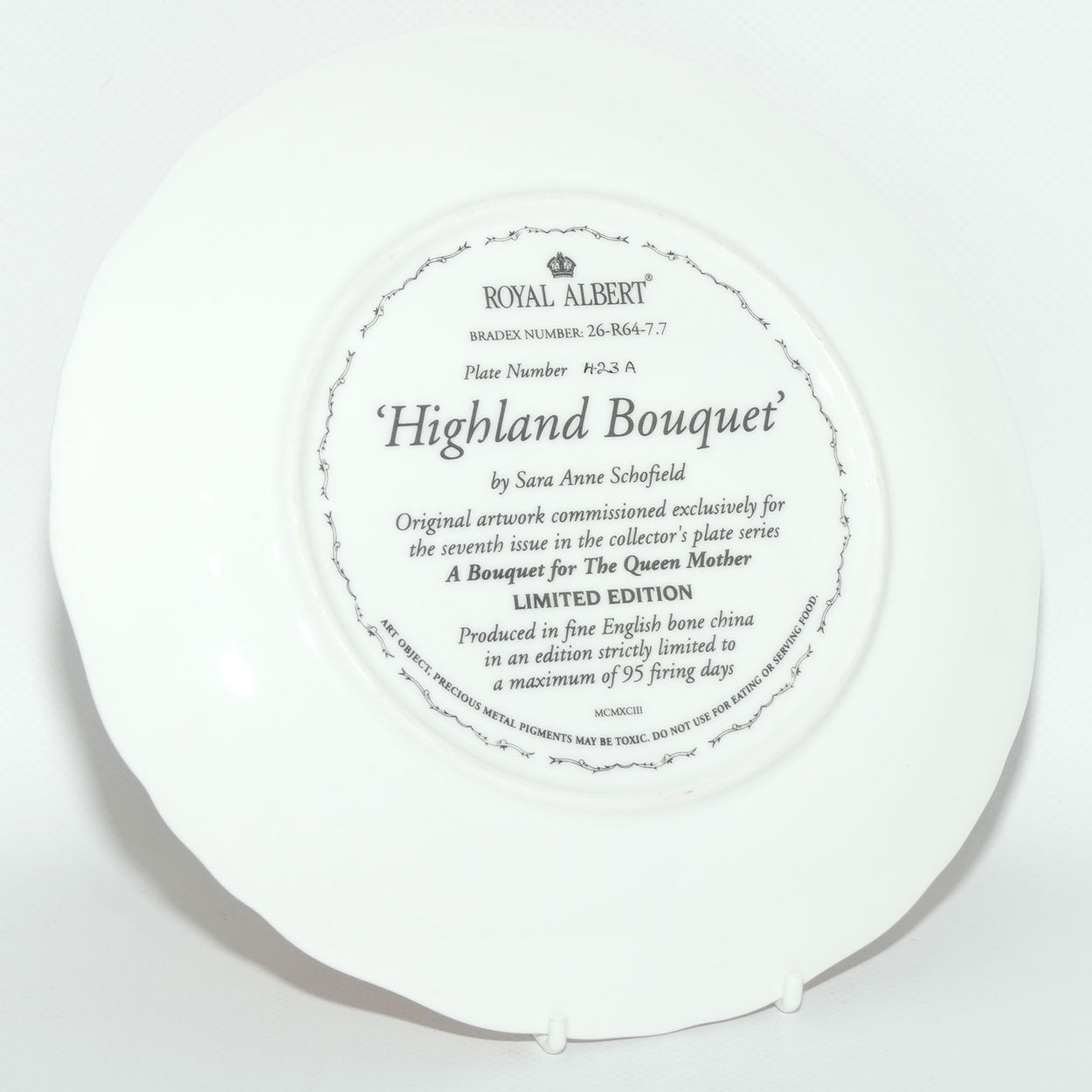 Royal Albert England | A Bouquet for the Queen Mother plate #7 | Highland Bouquet