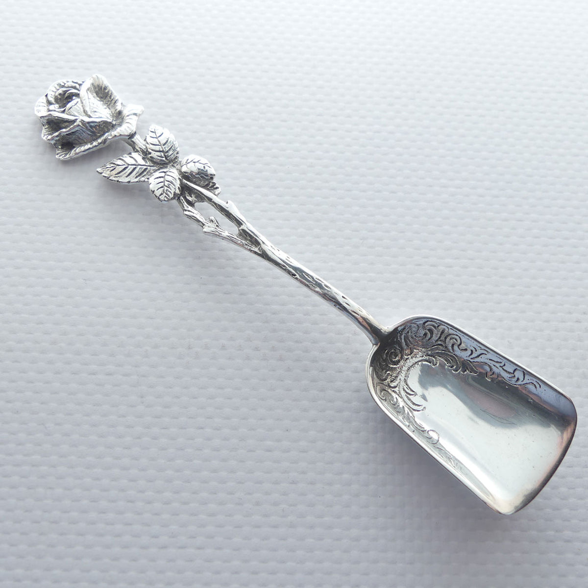 German 835 Silver Hildeshiem Rose sugar shovel spoon | Decorated bowl | 13.7g