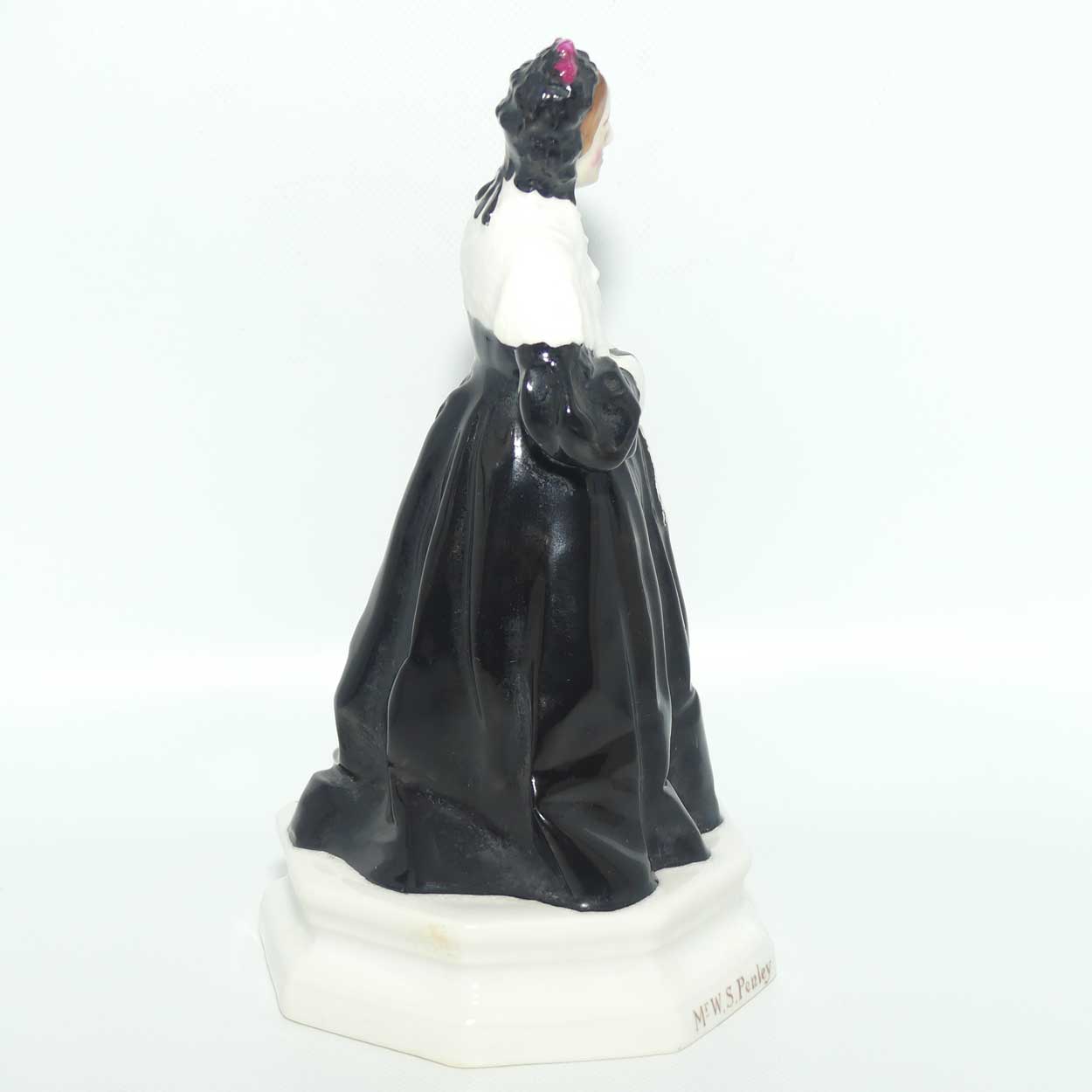 HN0035 Royal Doulton figure Charley's Aunt