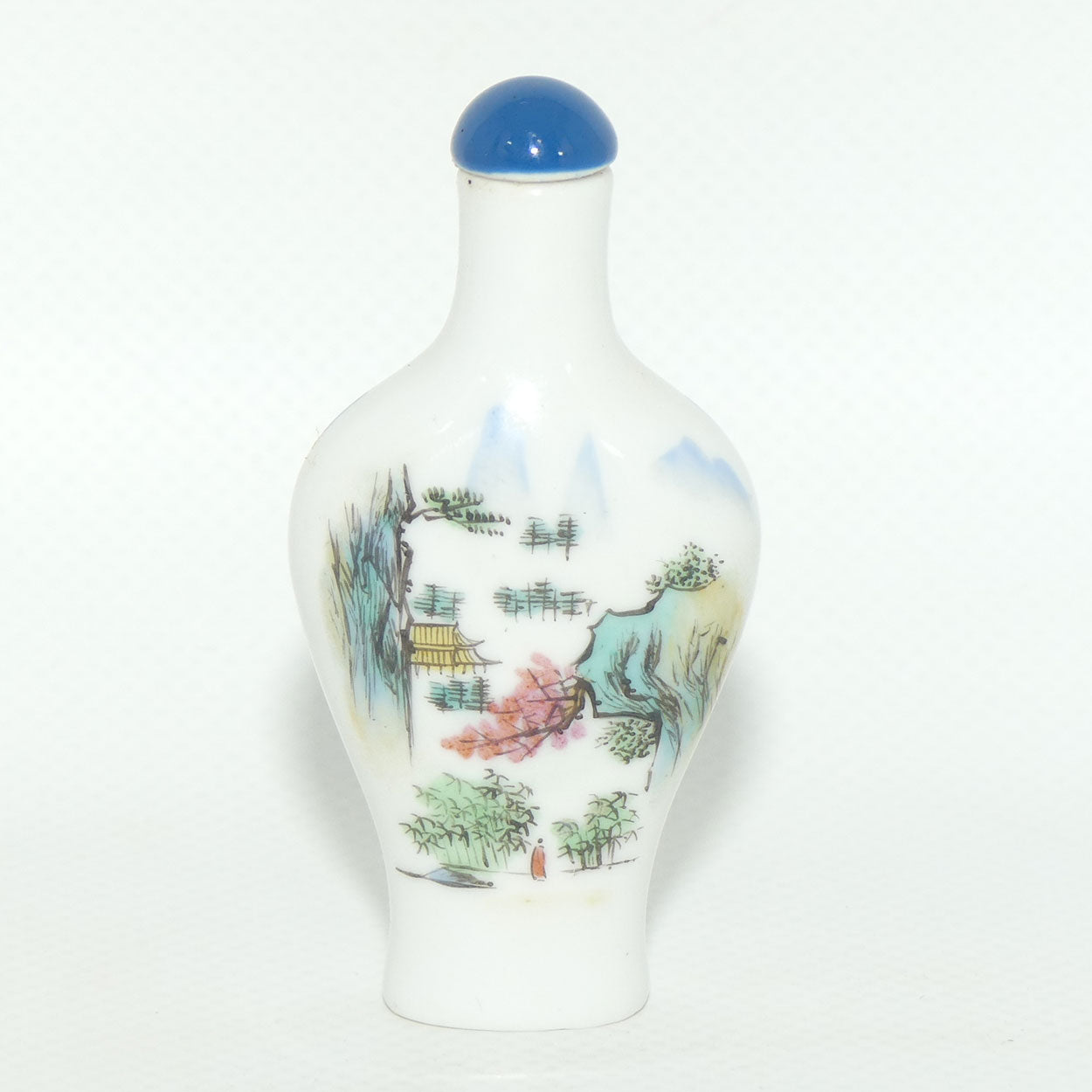 Chinese Landscape pattern Snuff Bottle | Blue stone stopper | Elegant shape
