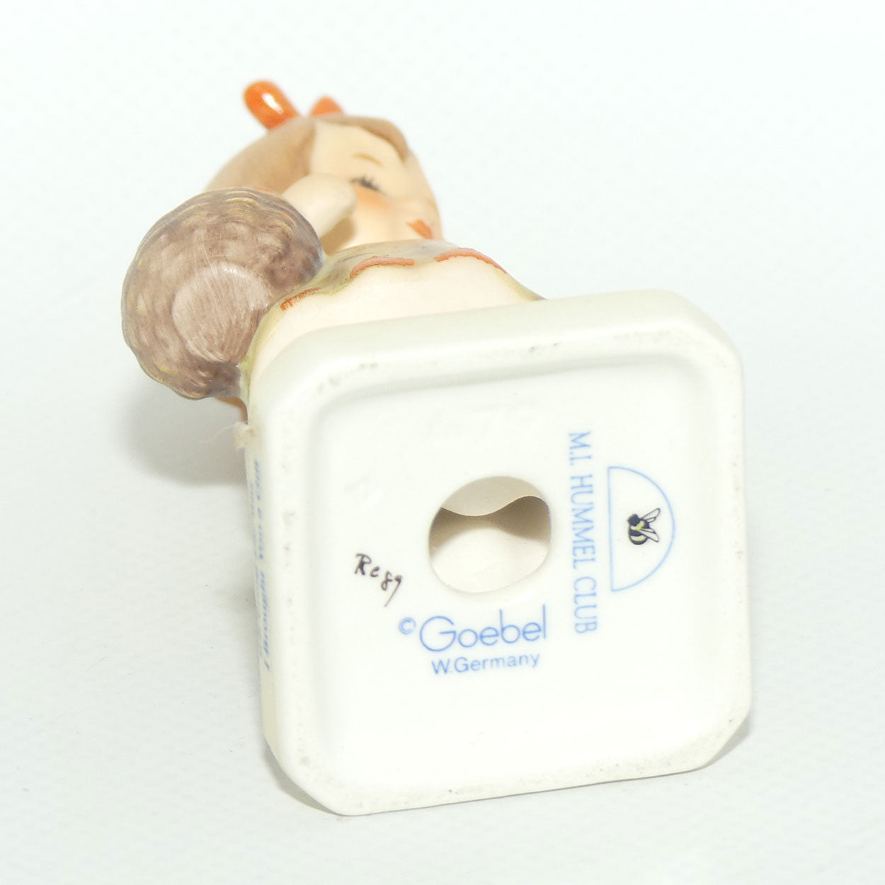 HUM0479 MI Hummel figure I Brought You a Gift | TMK8