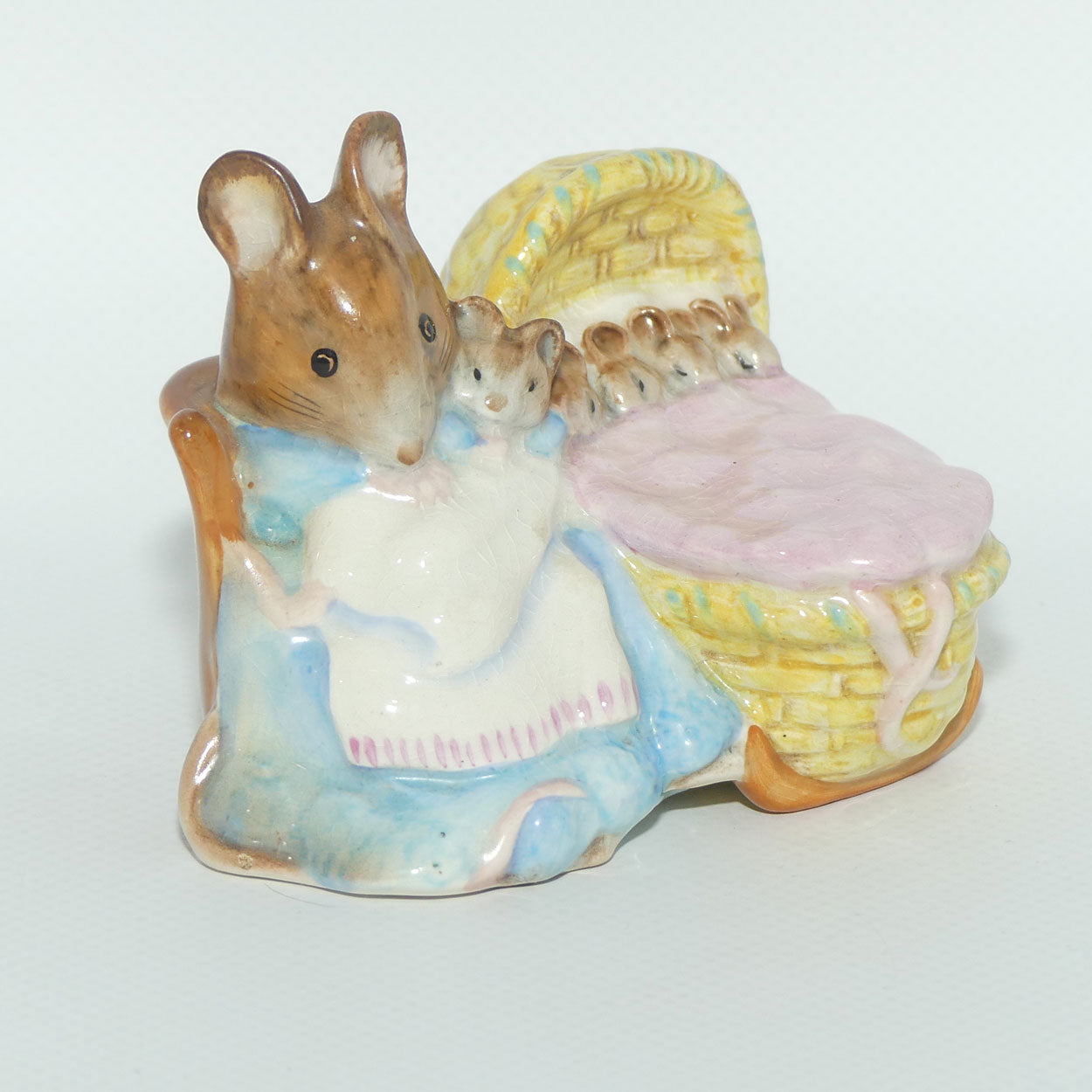 Beswick Beatrix Potter Hunca Munca | BP2a Gold Oval | #3