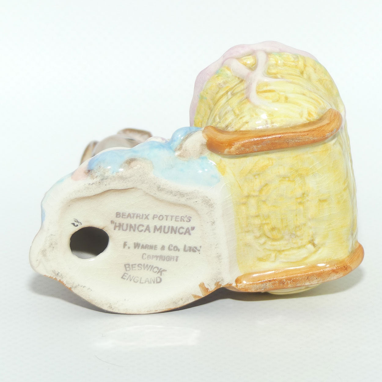 Beswick Beatrix Potter Hunca Munca | BP2a Gold Oval | #3